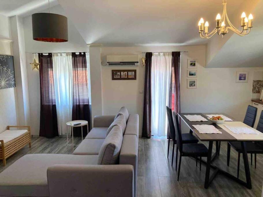 Apartment Near The Beach Сплит Екстериор снимка